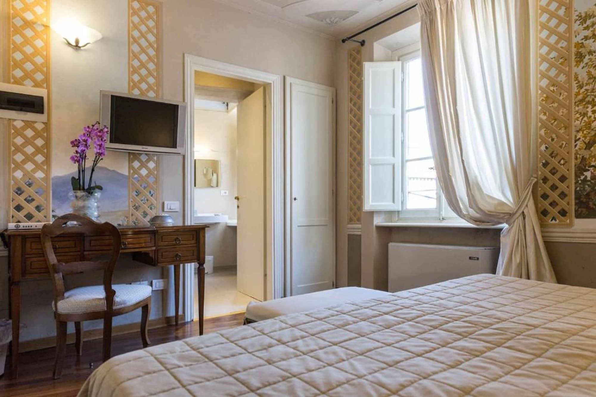 Hotel Alla Corte Degli Angeli Lucques Extérieur photo