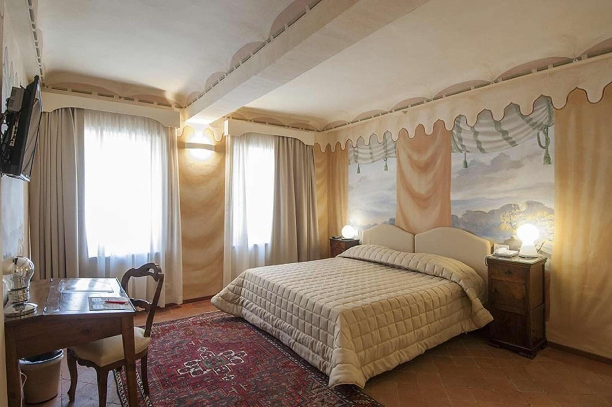 Hotel Alla Corte Degli Angeli Lucques Extérieur photo