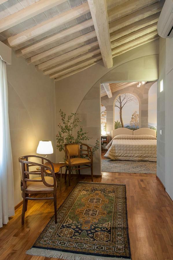 Hotel Alla Corte Degli Angeli Lucques Extérieur photo