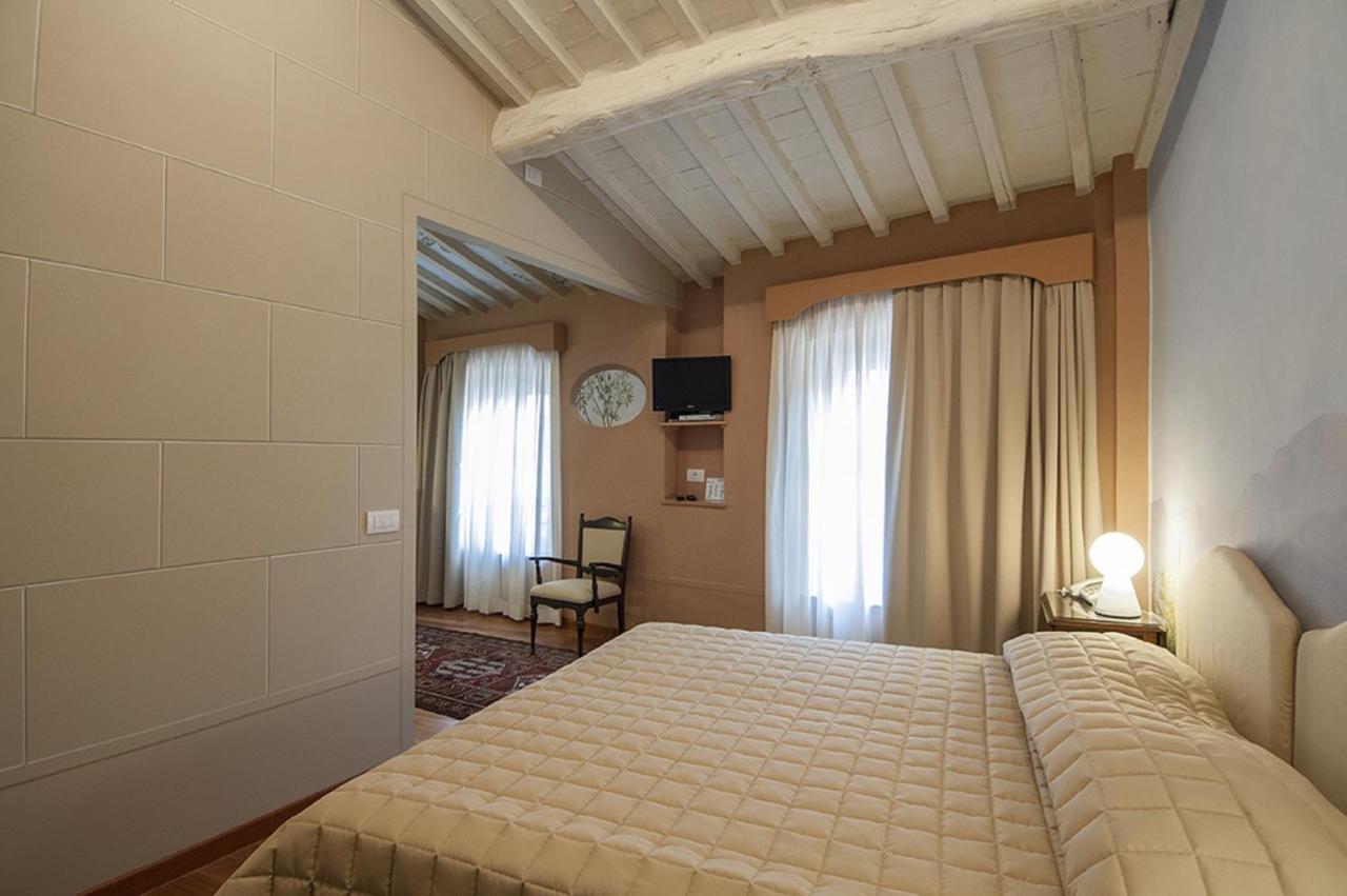 Hotel Alla Corte Degli Angeli Lucques Extérieur photo